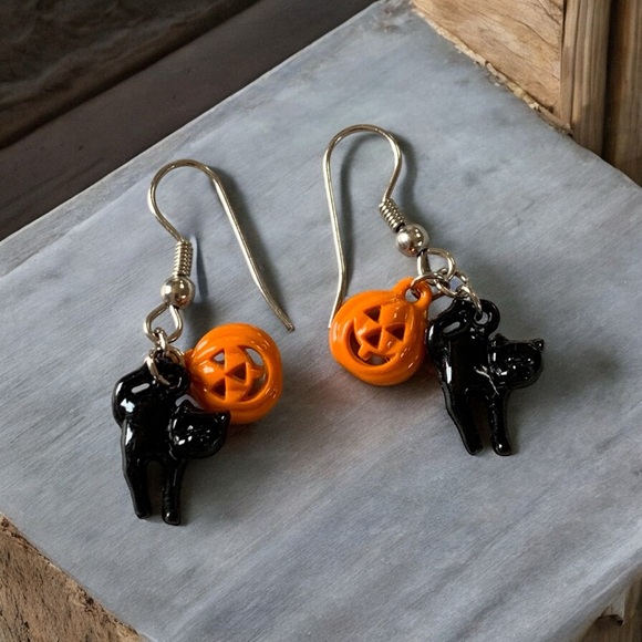 Adorable Acrylic Black Cat Halloween Earrings - Picture 2 of 7